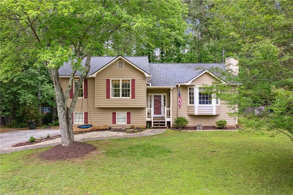 3 bedroom, 2 bathroom single family residence sold at 685 Maplelake Drive, Acworth, GA 30101