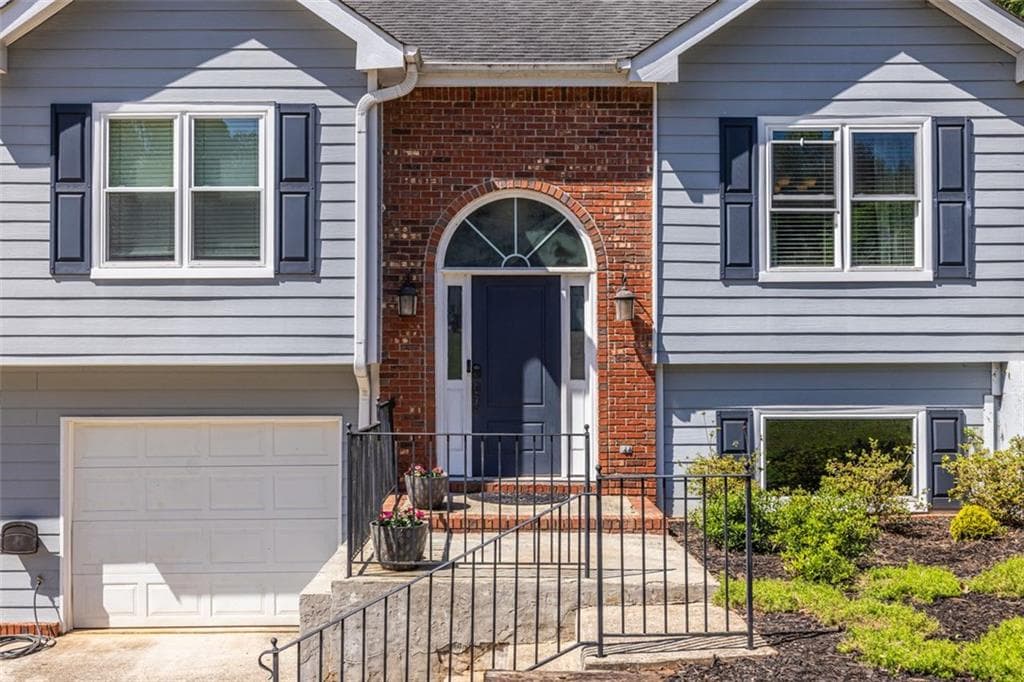5 bedroom, 3 bathroom, 2,245 sq ft single family residence sold at 1215 SMOKE HILL Lane, Hoschton, GA 30548
