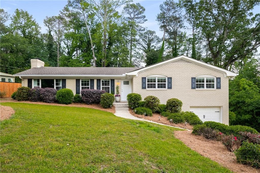 3 bedroom, 2 bathroom single family residence sold at 299 Stockwood Drive, Woodstock, GA 30188