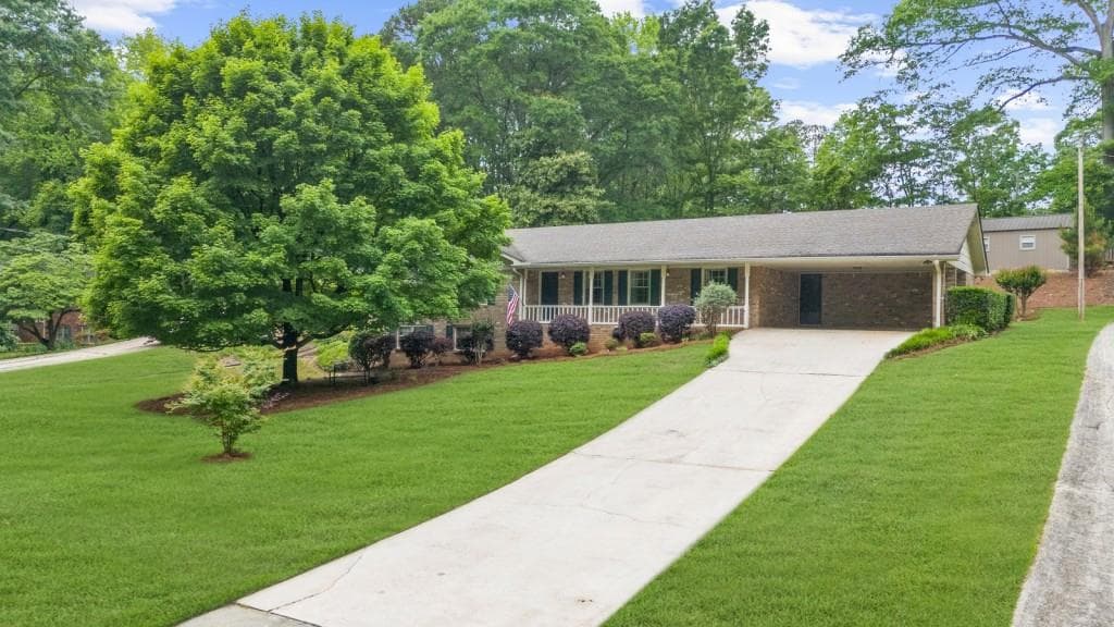 3 bedroom, 2 bathroom single family residence sold at 1541 Eldonlas Court, Stone Mountain, GA 30087