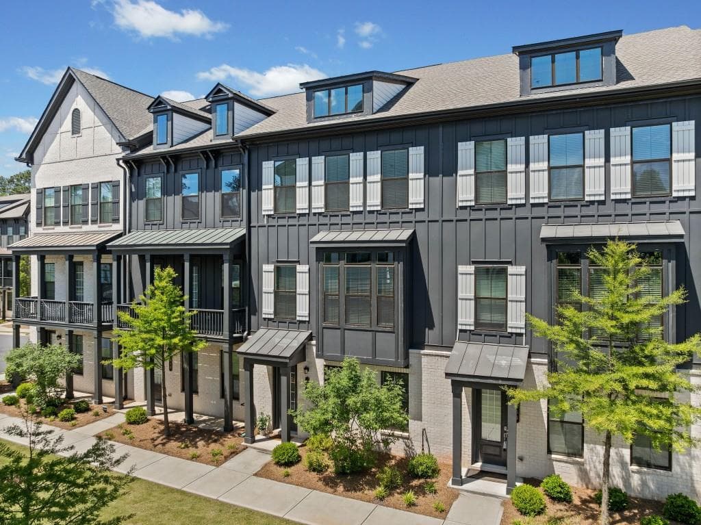 4 bedroom, 4 bathroom townhouse sold at 964 Catamaran Court, Alpharetta, GA 30005