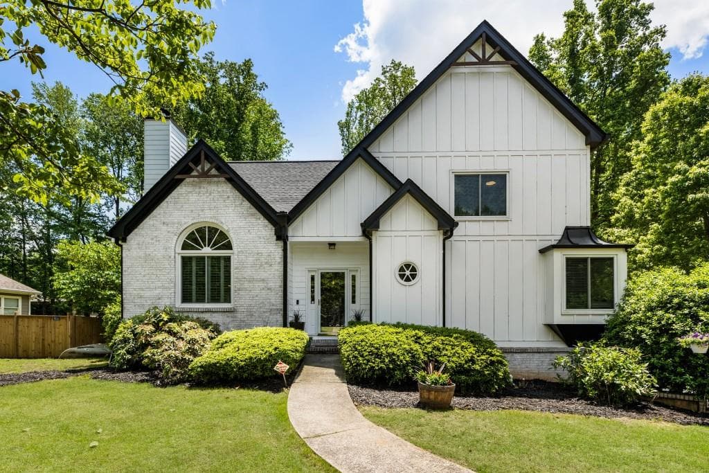 5600 Surrey Court, Alpharetta, GA 30009 — most recent listing photo