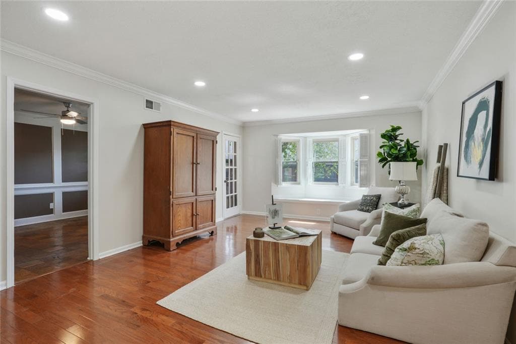 3 bedroom, 2 bathroom, 1,468 sq ft condominium sold at 6851 Roswell Road D-6, Atlanta, GA 30328