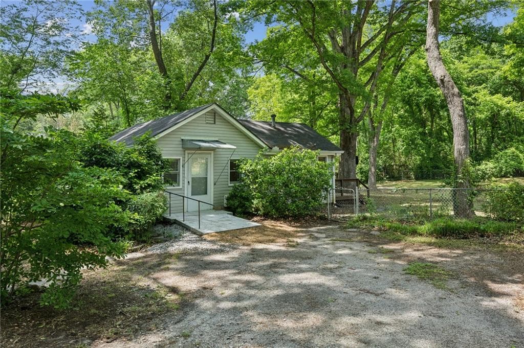 2 bedroom, 1 bathroom single family residence sold at 4202 Maplewood Drive, Decatur, GA 30035