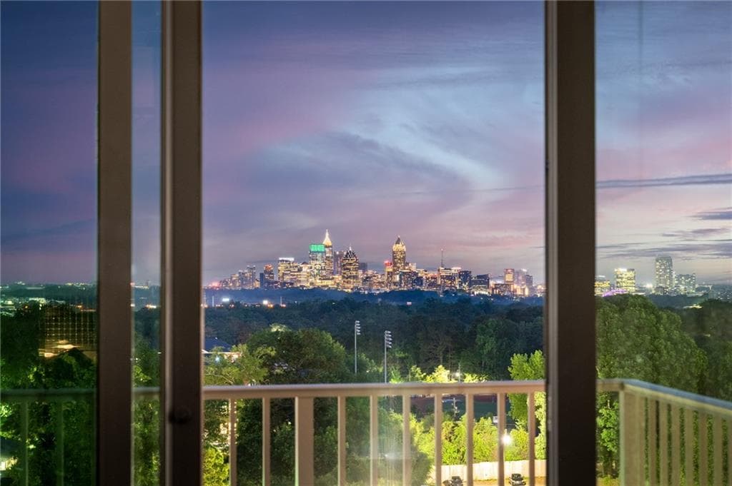 1 bedroom, 1 bathroom, 800 sq ft condominium sold at 250 Pharr Road 716, Atlanta, GA 30305
