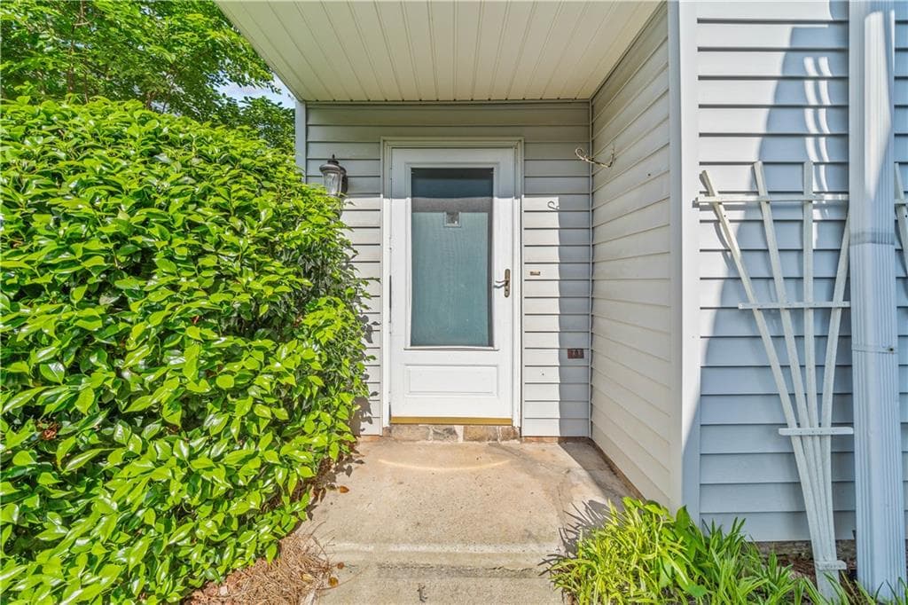 4 bedroom, 4 bathroom, 2,111 sq ft condominium sold at 3 Fairway Drive, Kennesaw, GA 30144