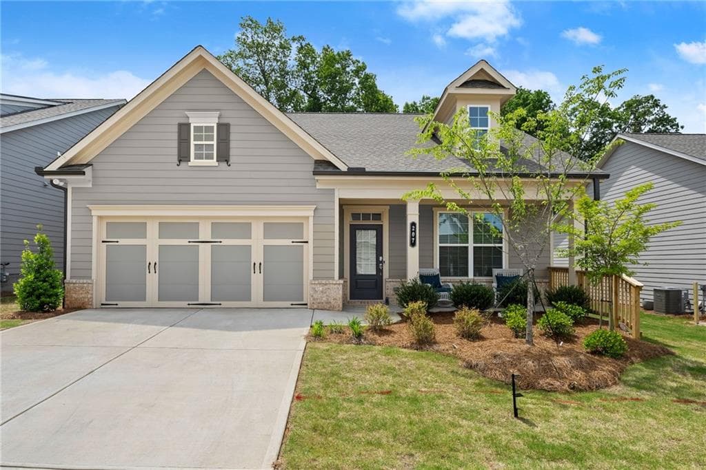 3 bedroom, 3 bathroom, 2,500 sq ft single family residence sold at 207 Hickory Bluffs Parkway, Canton, GA 30114