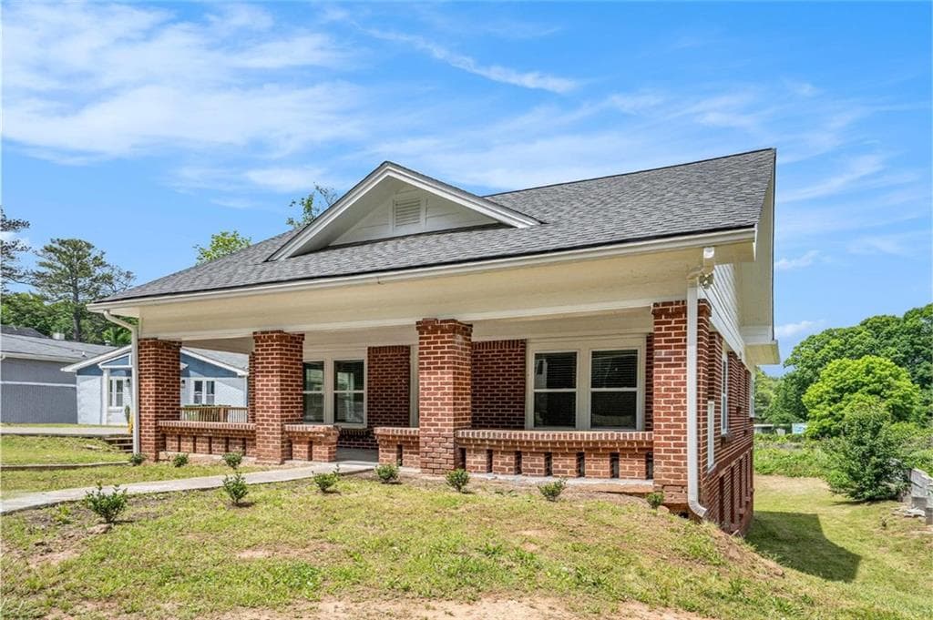 3 bedroom, 2 bathroom, 1,376 sq ft single family residence sold at 1220 Hightower Road, Atlanta, GA 30318
