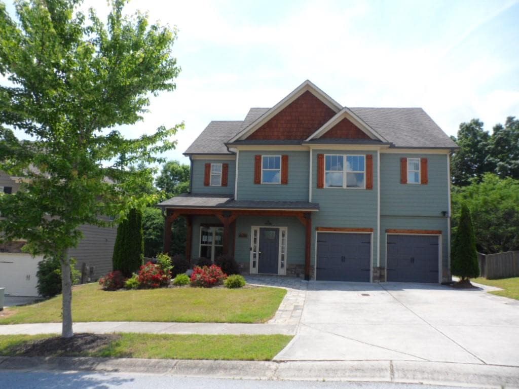4 bedroom, 3 bathroom, 2,438 sq ft single family residence sold at 628 Holliman Circle, Pendergrass, GA 30567