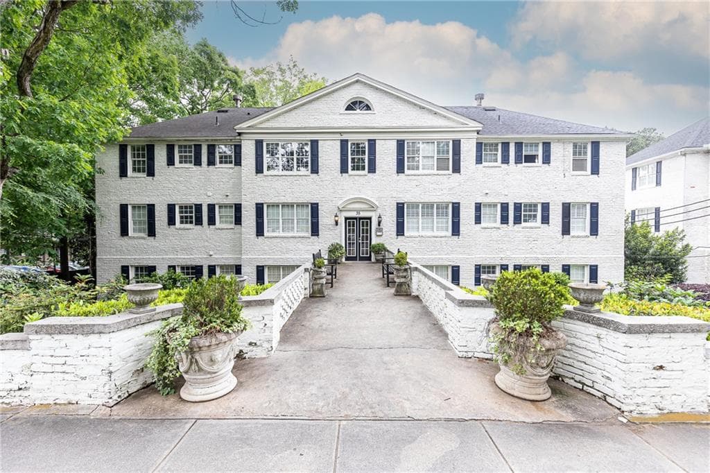 2 bedroom, 1 bathroom, 950 sq ft condominium sold at 35 Sheridan Drive 7, Atlanta, GA 30305