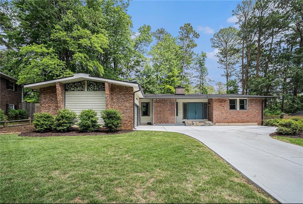 4 bedroom, 4 bathroom single family residence sold at 4469 Huntington Circle, Atlanta, GA 30338