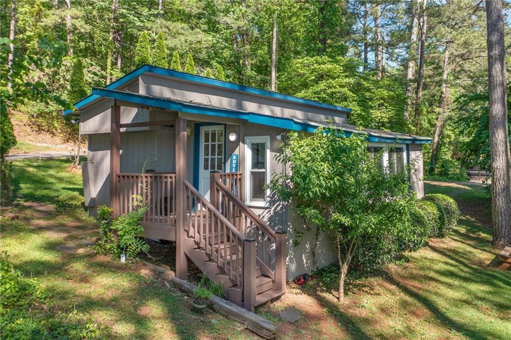1 bedroom, 1 bathroom single family residence sold at 135 Marina Court, Canton, GA 30114