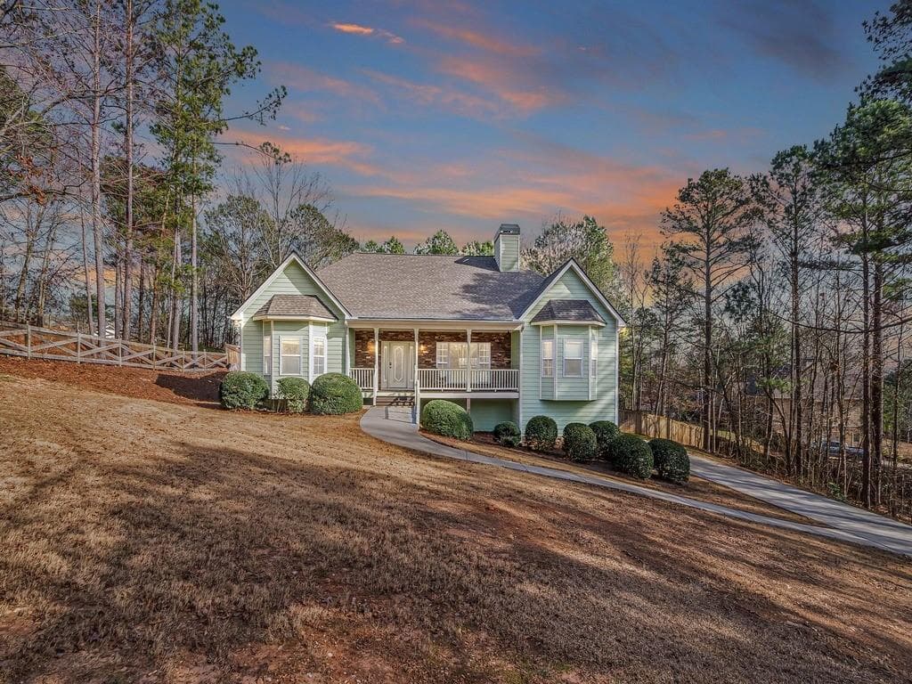 3 bedroom, 3 bathroom, 3,033 sq ft single family residence sold at 320 Red Fox Drive, Canton, GA 30114