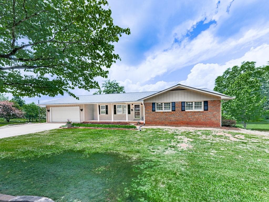 3 bedroom, 2 bathroom single family residence sold at 104 Cochran Ridge Road, Dallas, GA 30157