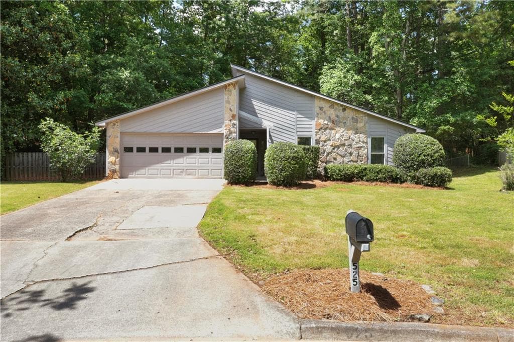 3 bedroom, 2 bathroom single family residence sold at 525 Forest Place, Roswell, GA 30076