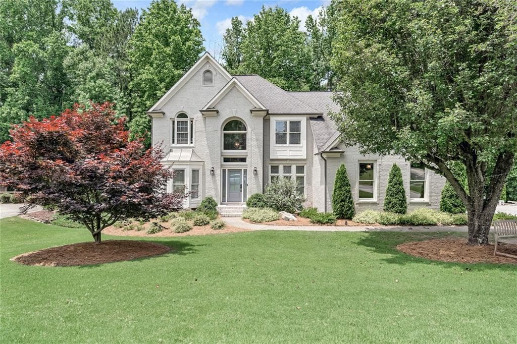 6 bedroom, 5 bathroom, 4,030 sq ft single family residence sold at 4045 Bridle Ridge Drive, Suwanee, GA 30024