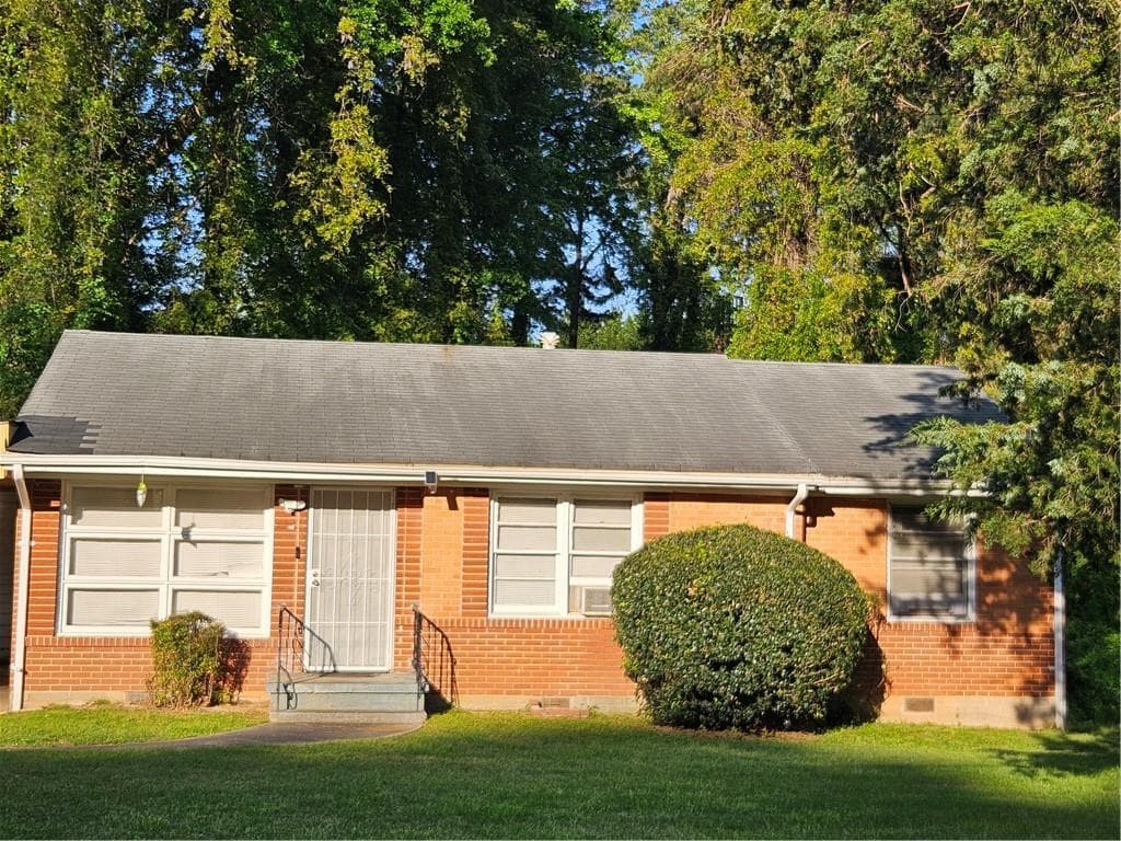 3 bedroom, 1 bathroom, 1,014 sq ft single family residence sold at 1990 Shamrock Drive, Decatur, GA 30032