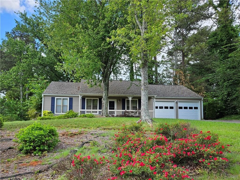 3 bedroom, 2 bathroom, 1,270 sq ft single family residence sold at 162 Apple Valley Drive, Woodstock, GA 30188