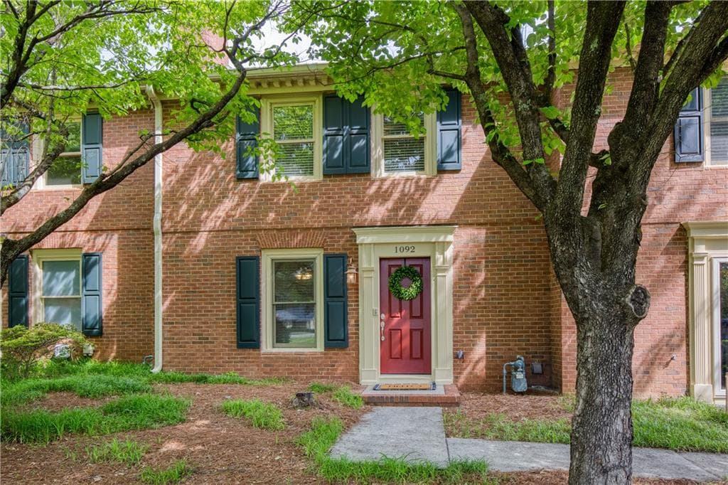 1092 Old Roswell Road, Roswell, GA 30076 — most recent listing photo