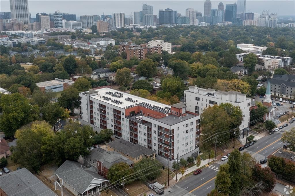 525 Parkway Drive 305, Atlanta, GA 30308 — most recent listing photo