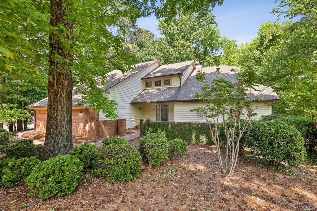 4 bedroom, 4 bathroom single family residence sold at 110 Westchester Way, Alpharetta, GA 30005