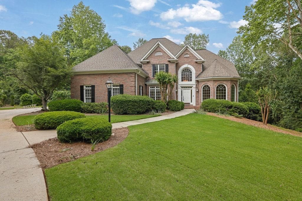 4 bedroom, 5 bathroom single family residence sold at 835 Hampton Bluff Drive, Alpharetta, GA 30004