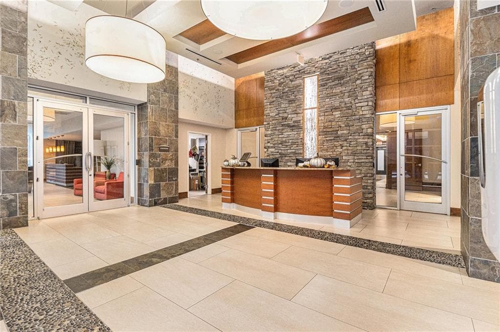 1 bedroom, 1 bathroom, 834 sq ft condominium sold at 3300 Windy Ridge Parkway 718, Atlanta, GA 30339