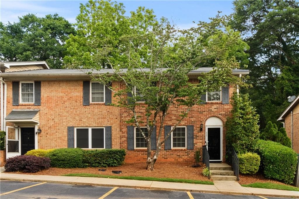 3 bedroom, 3 bathroom, 1,320 sq ft condominium sold at 111 Northdale Place, Lawrenceville, GA 30046