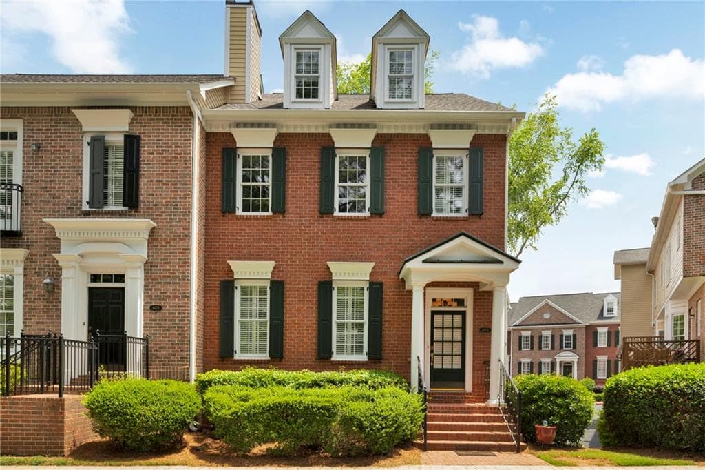 4 bedroom, 4 bathroom, 2,787 sq ft townhouse sold at 4676 Ivygate Circle, Atlanta, GA 30339