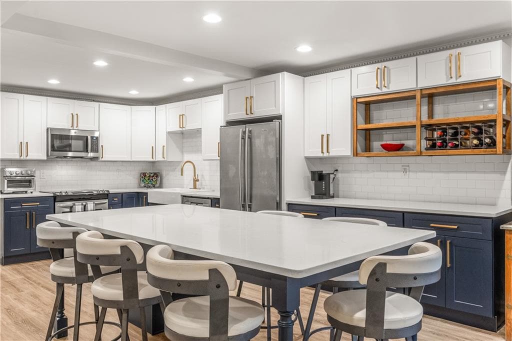3 bedroom, 3 bathroom condominium sold at 1105 Clairemont Avenue O, Decatur, GA 30030