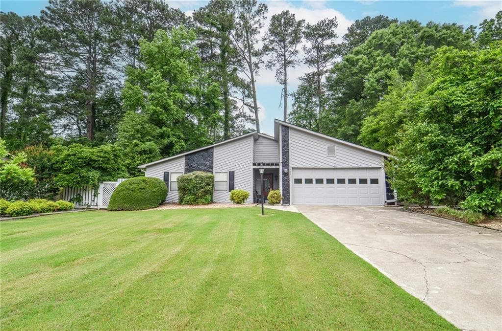 3 bedroom, 2 bathroom single family residence sold at 5697 Brooklyn Lane, Norcross, GA 30093