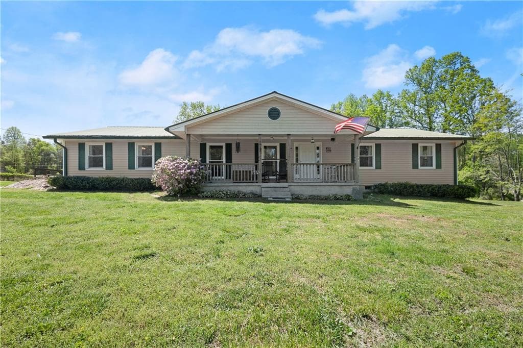 3 bedroom, 3 bathroom single family residence sold at 6029 Hulsey Road, Clermont, GA 30527