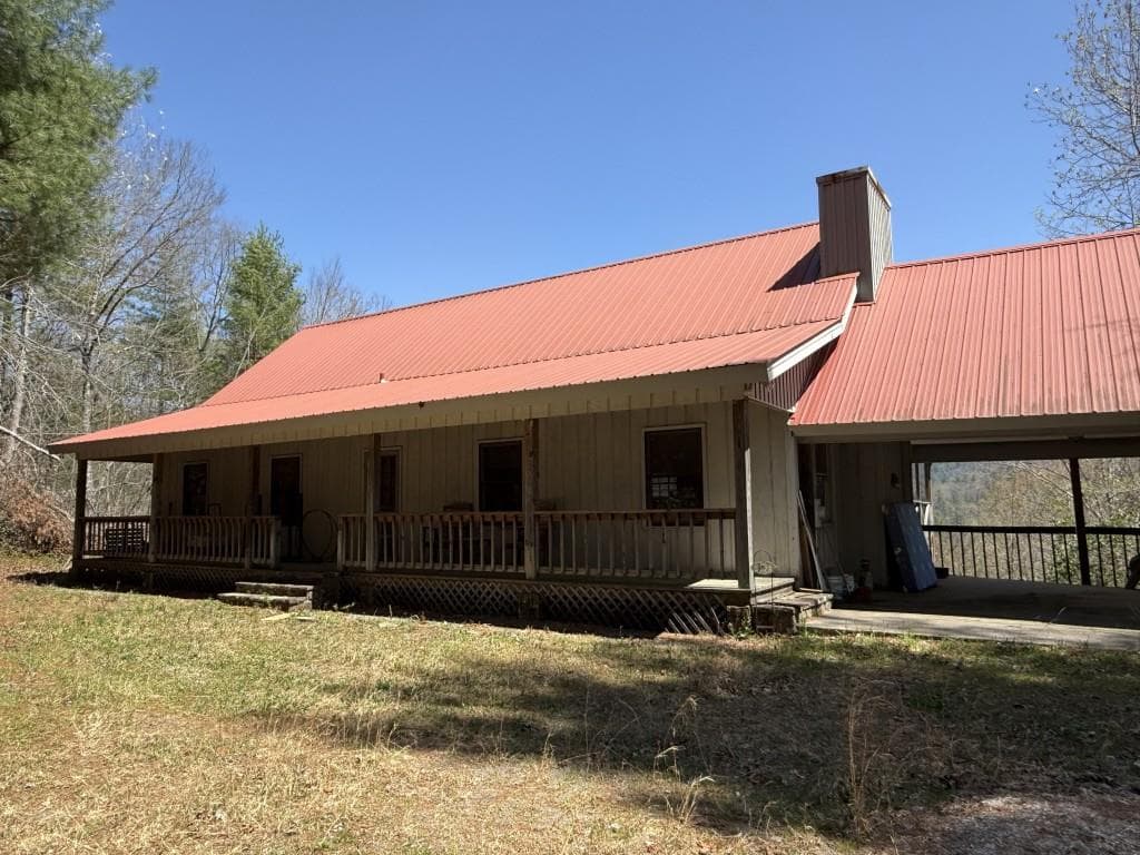 3 bedroom, 4 bathroom, 2,325 sq ft single family residence sold at 8578 Soapstone Creek Circle, Hiawassee, GA 30546