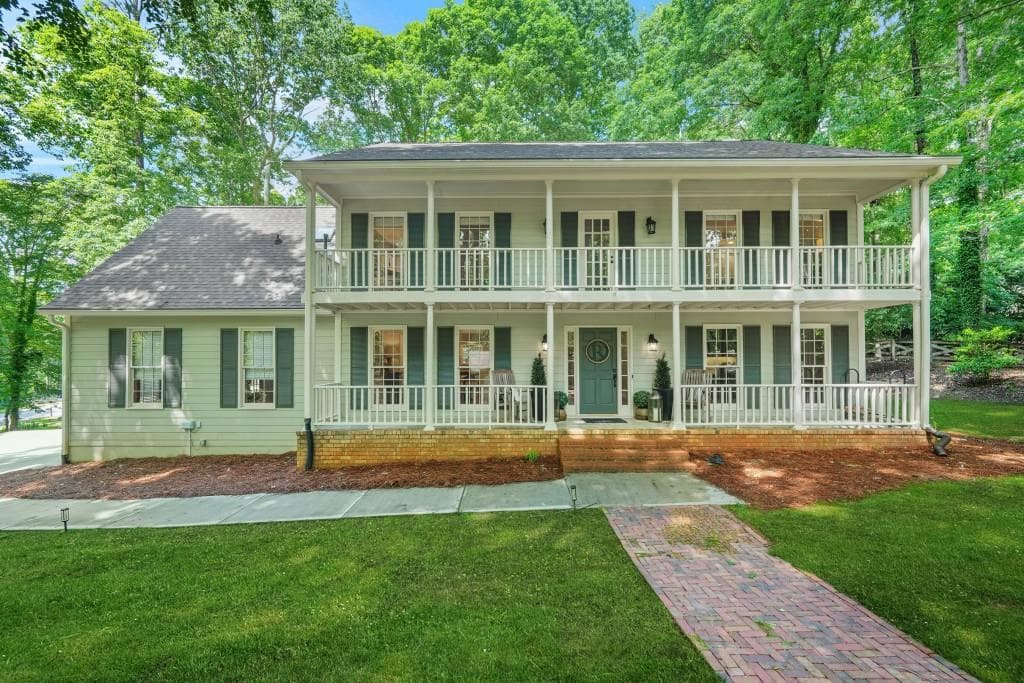 5 bedroom, 4 bathroom single family residence sold at 3870 Windhurst Drive, Lilburn, GA 30047