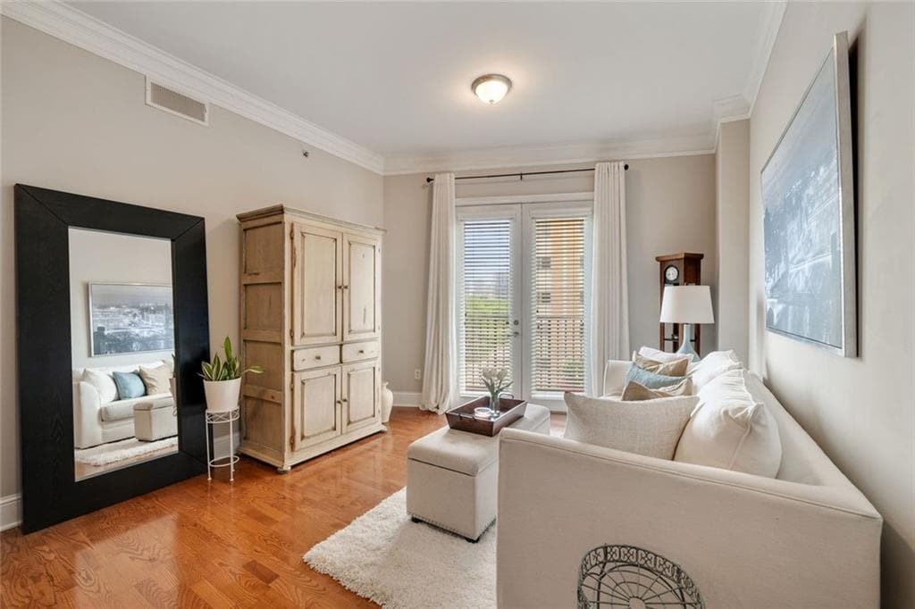 1 bedroom, 1 bathroom, 737 sq ft condominium sold at 2277 Peachtree Road 611, Atlanta, GA 30309