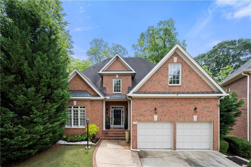 4 bedroom, 4 bathroom, 3,080 sq ft single family residence sold at 35 Kenmare Hall, Atlanta, GA 30324