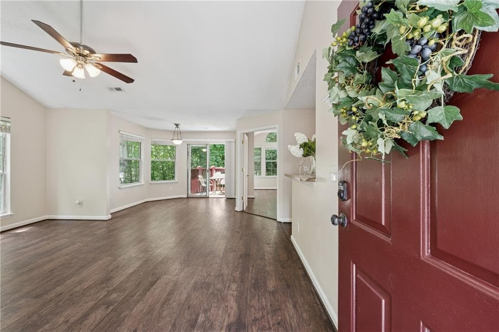 3 bedroom, 2 bathroom condominium sold at 909 Wentworth Court, Alpharetta, GA 30022