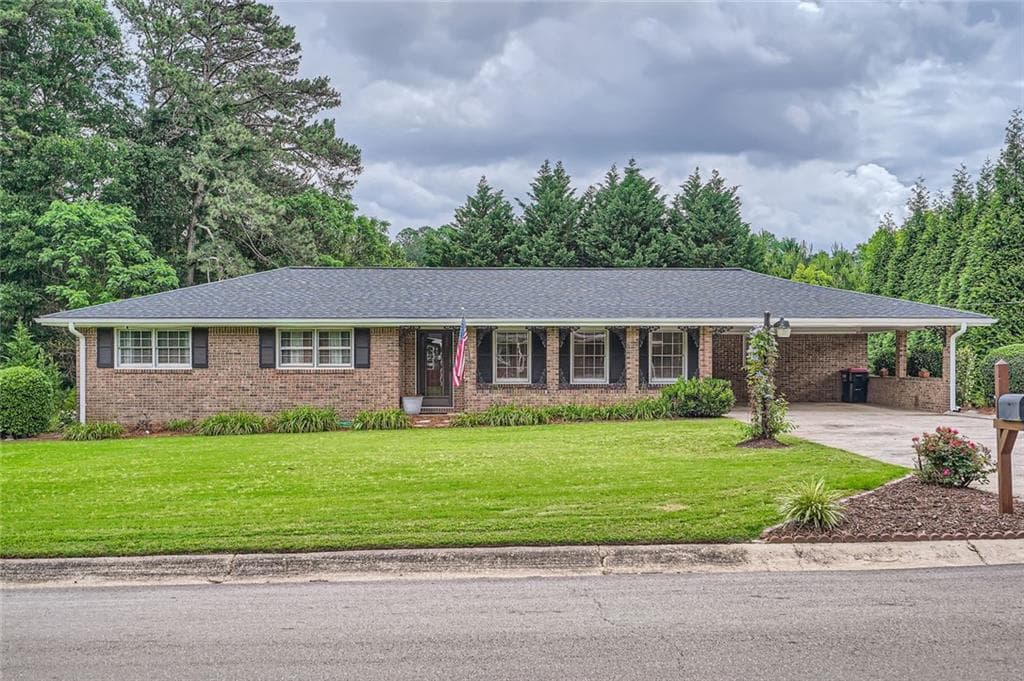 3 bedroom, 2 bathroom single family residence sold at 5478 Janice Lane, Stone Mountain, GA 30087