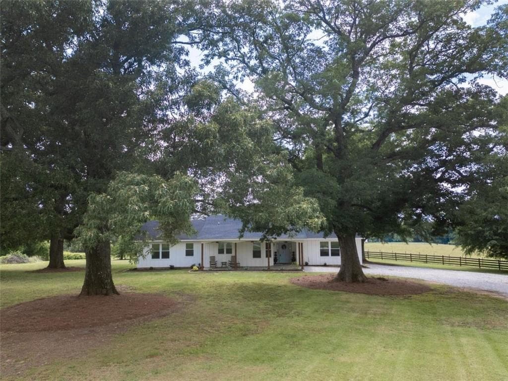 3 bedroom, 2 bathroom single family residence sold at 1160 Nolan Store Rd, Madison, GA 30650