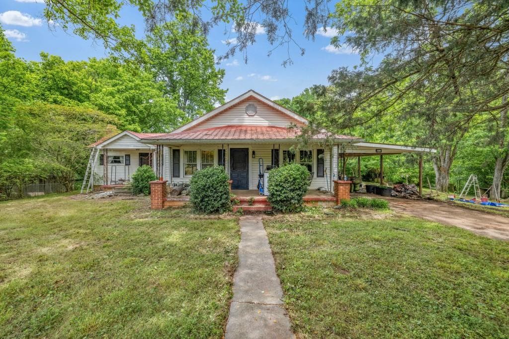 2 bedroom, 1 bathroom single family residence sold at 6803 Old Cornelia Highway, Lula, GA 30554