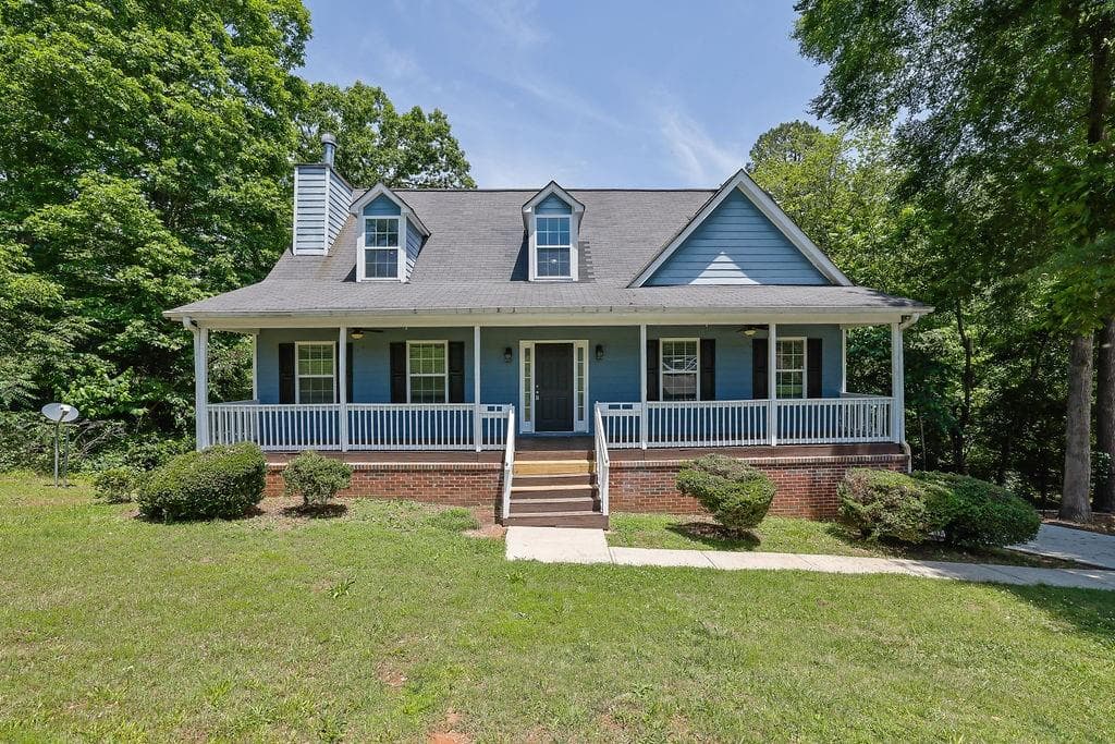 4 bedroom, 2 bathroom, 2,984 sq ft single family residence sold at 4002 Laurel Bend Drive, Snellville, GA 30039