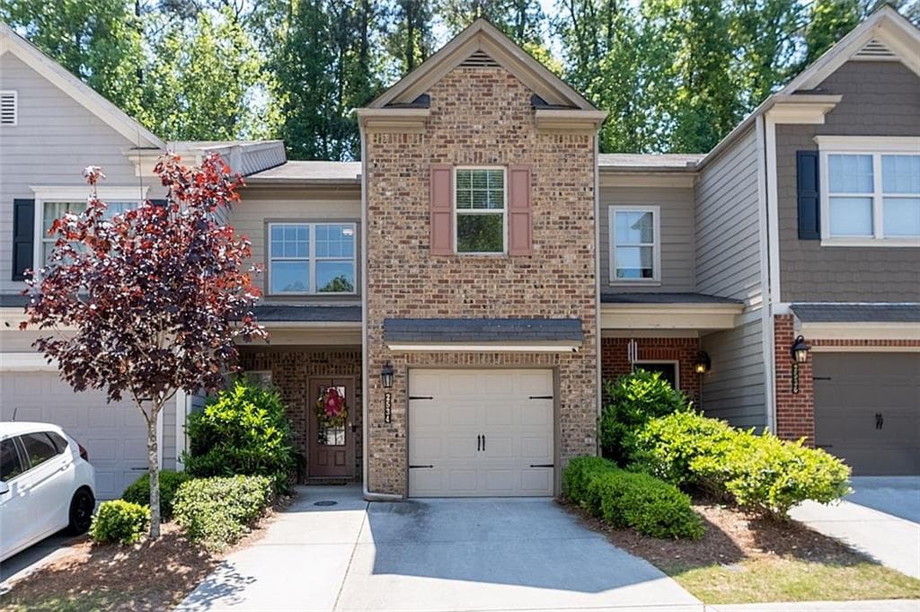 2 bedroom, 3 bathroom townhouse sold at 2534 Norwood Park Crossing, Atlanta, GA 30340