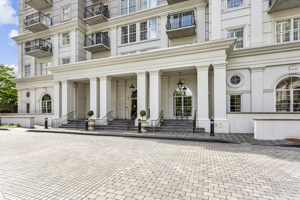 2 bedroom, 2 bathroom condominium sold at 195 14th Street 1706, Atlanta, GA 30309