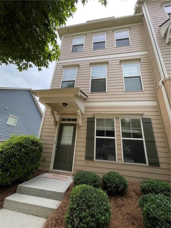 3 bedroom, 4 bathroom, 2,192 sq ft townhouse sold at 790 Village Field Court, Suwanee, GA 30024