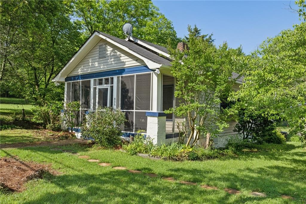 3 bedroom, 2 bathroom single family residence sold at 850 Fourth Street, Stone Mountain, GA 30083