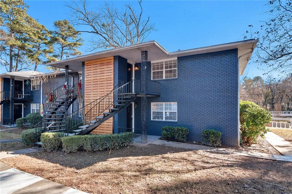 1 bedroom, 1 bathroom, 710 sq ft condominium sold at 3137 Buford Highway 11, Brookhaven, GA 30329
