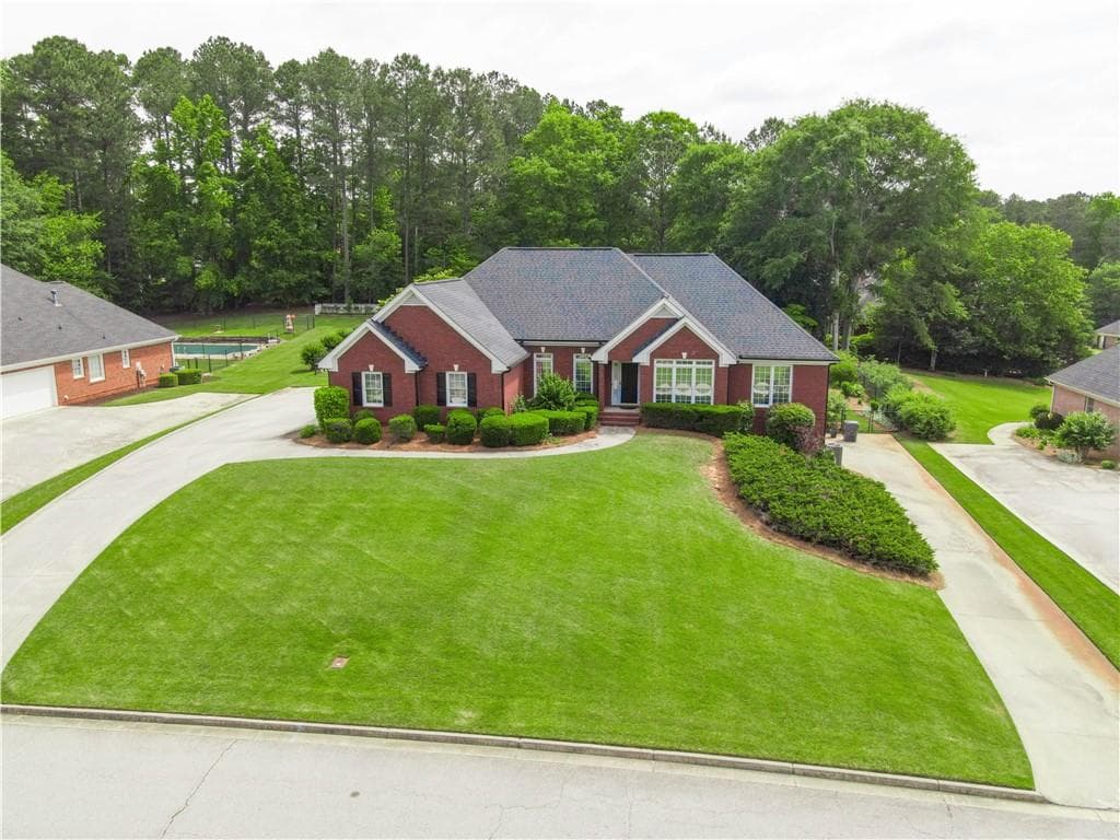 811 Ivy Ridge Drive, Loganville, GA 30052 — most recent listing photo