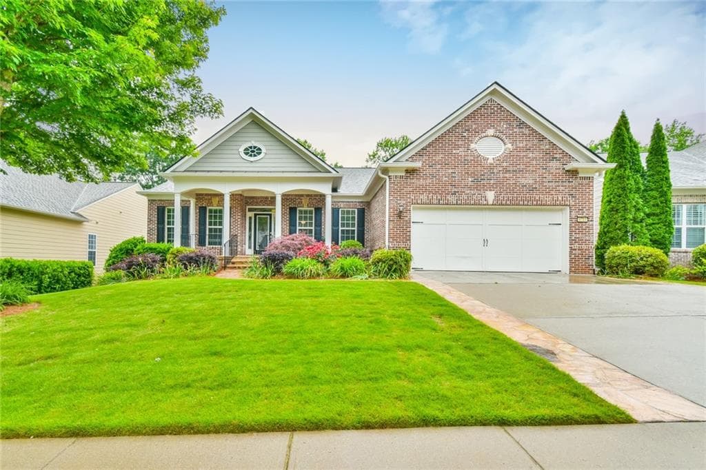 4 bedroom, 3 bathroom, 4,408 sq ft single family residence sold at 6714 Amherst Drive, Hoschton, GA 30548