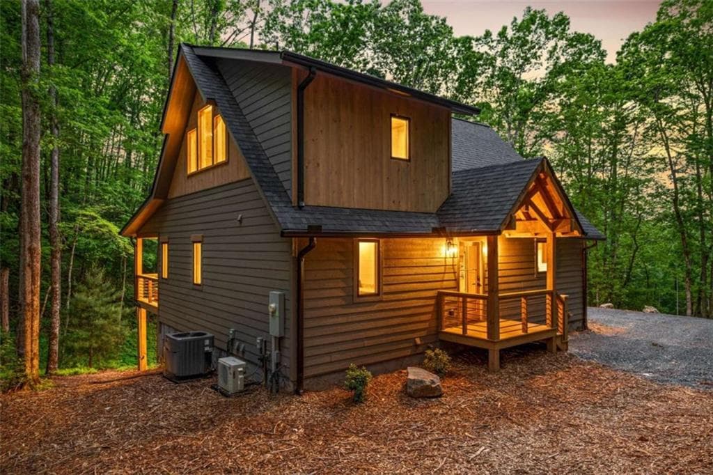 3 bedroom, 4 bathroom single family residence sold at 74 Cohutta Overlook Way, Blue Ridge, GA 30513