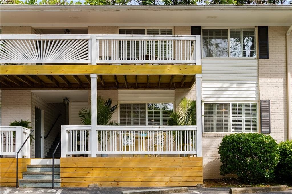 1 bedroom, 1 bathroom, 600 sq ft condominium sold at 1990 Wellbourne Drive 5, Atlanta, GA 30324